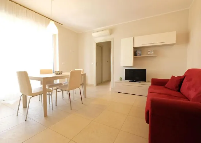 דירה Claudia Int. L - *